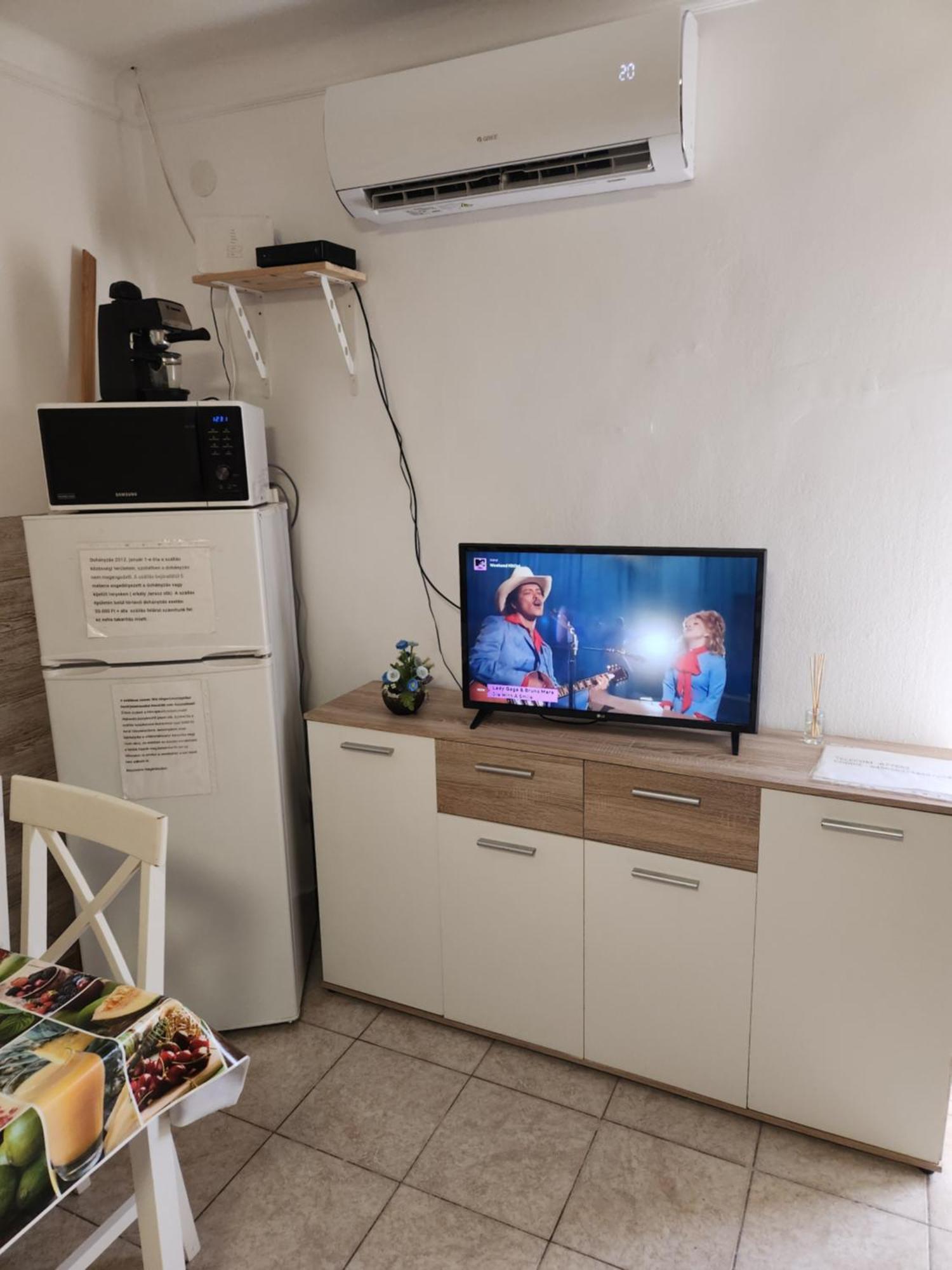 Orsi Apartman / Vendeghaz Kecskemét Eksteriør billede
