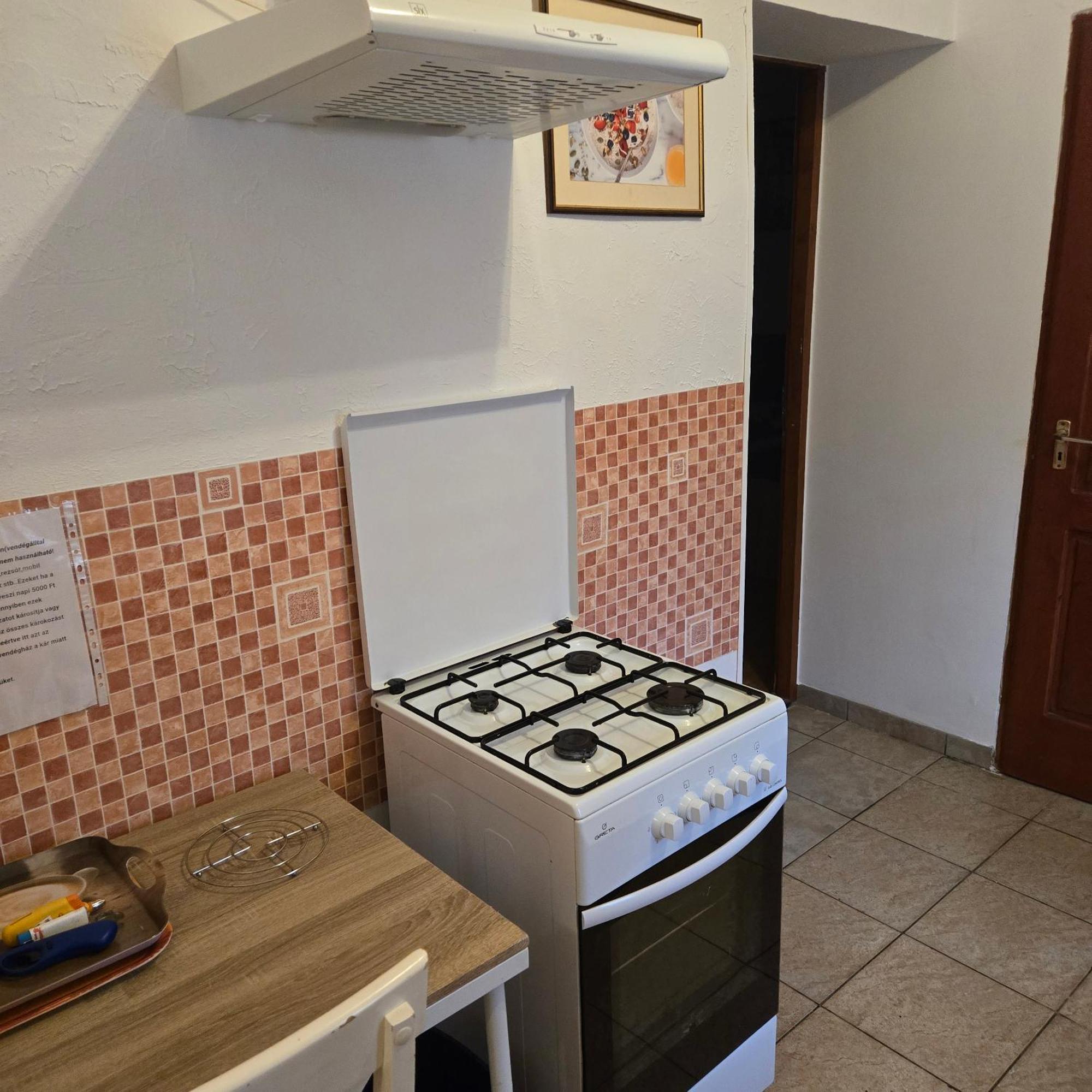 Orsi Apartman / Vendeghaz Kecskemét Eksteriør billede